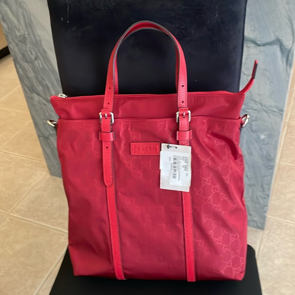 Brand new Gucci GG logo super light bag with strap